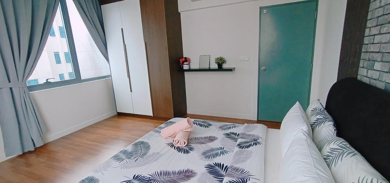 Signature Apartment At Mercu Summer Suites Klcc Куала-Лумпур Экстерьер фото